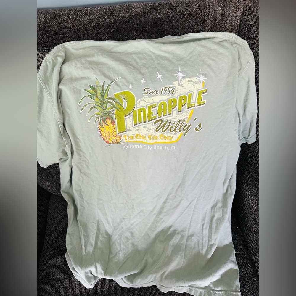 Pineapple Willy's Graphic T-Shirt